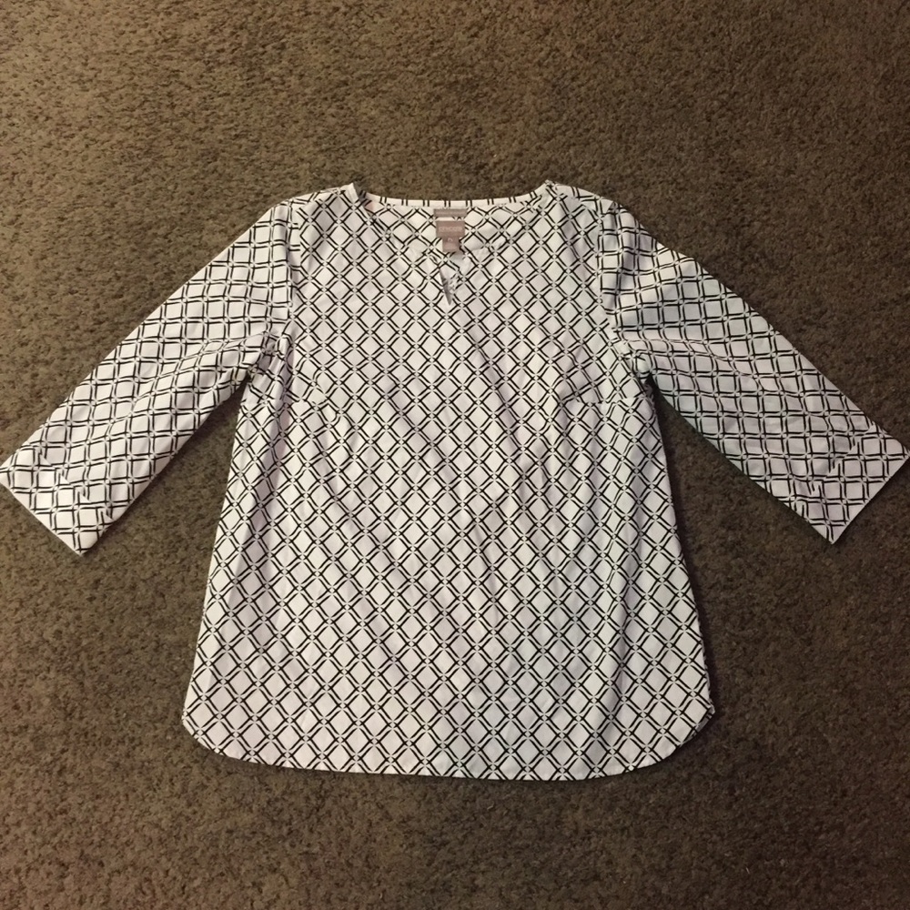 Chico’s Wrinkle Resistant Tunic Sz S/4
NEW - Picture 7 of 14